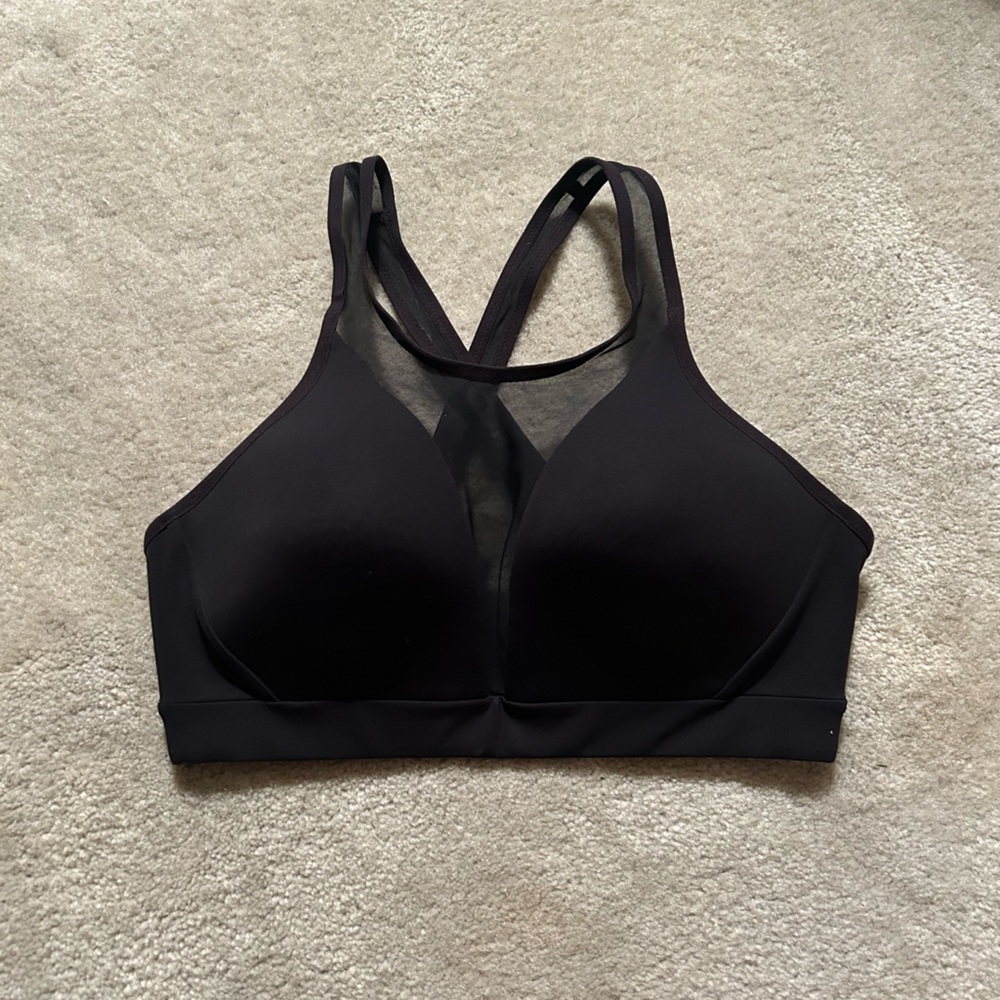 Lululemon Sports bra Cross back Mesh Cleavage